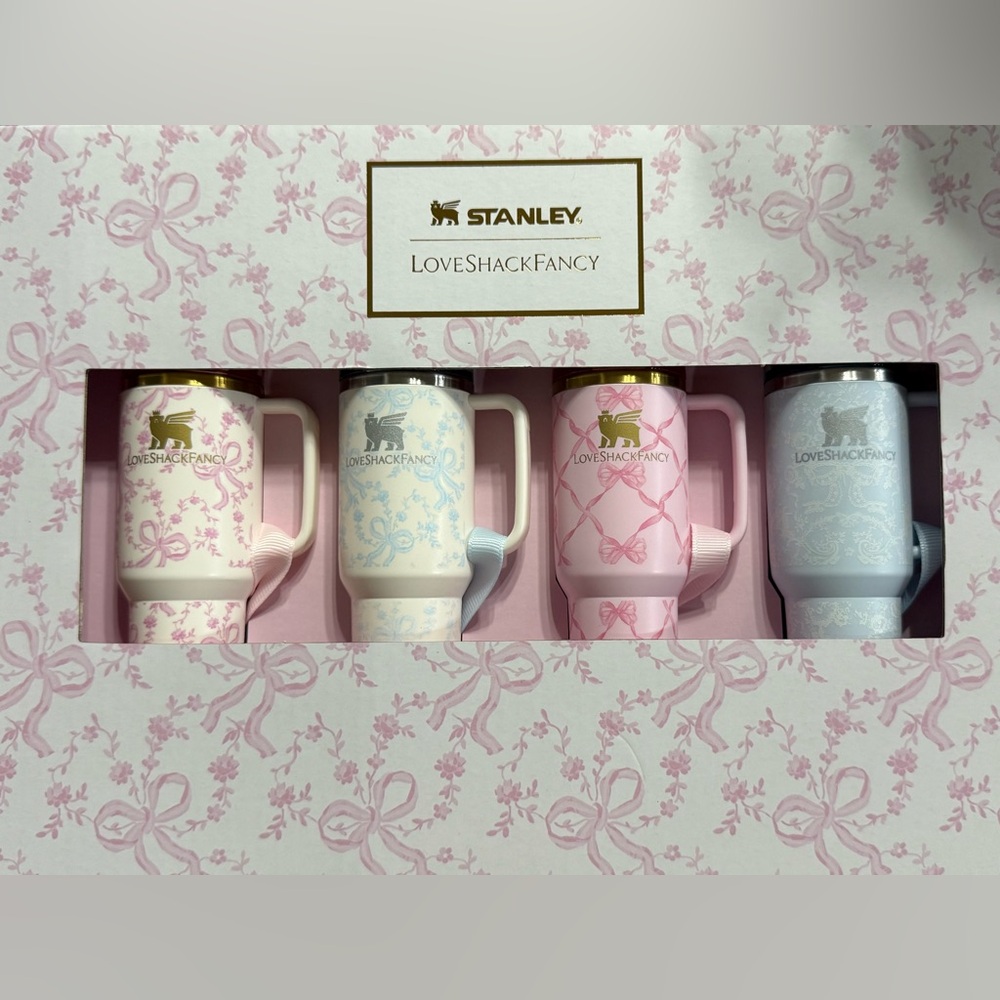 Stanley 1913 x LoveShackFancy Holiday Quencher‎ ProTour Ornament Set